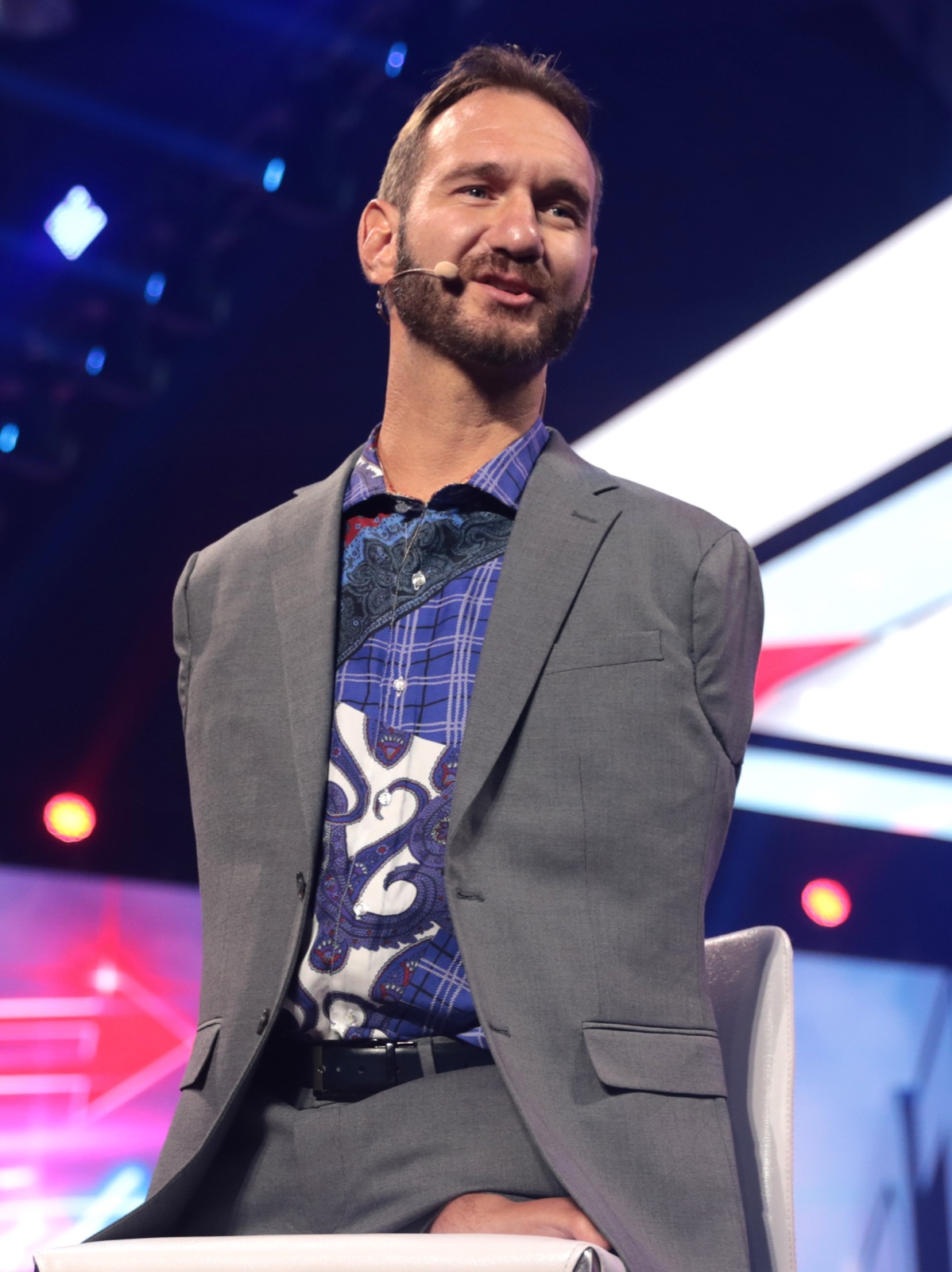 Nick Vujicic speaking on stage
